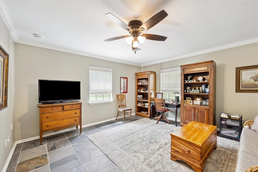 Photo of 575 Oak Meadow Road