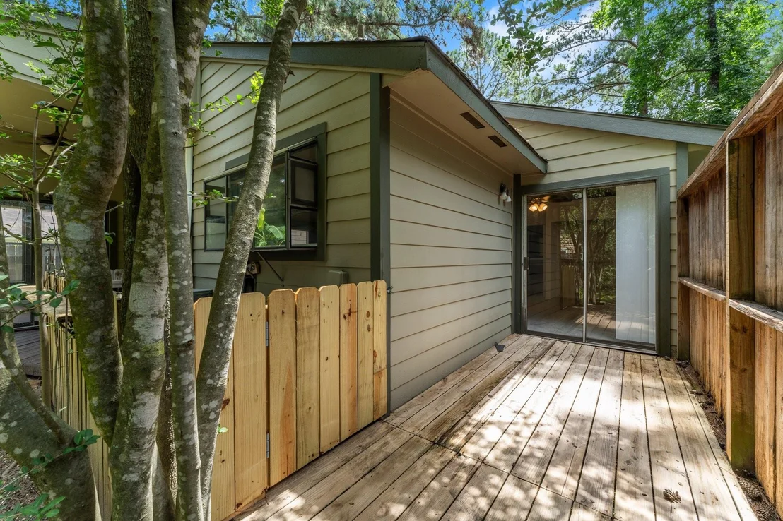 Photo of 14 W Cobble Hill Circle