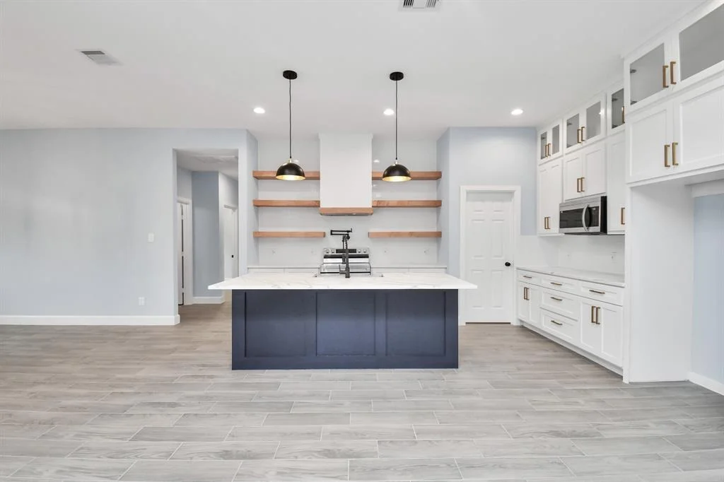 Photo of 226 Edgewater Drive