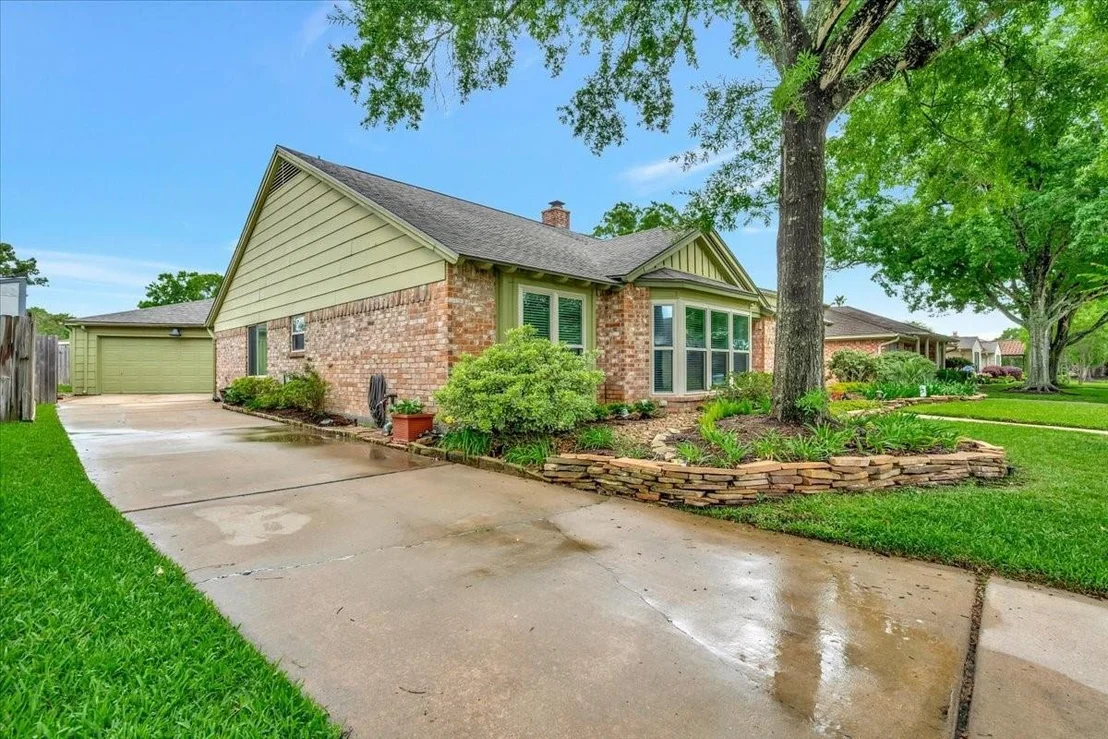 Photo of 16407 Clearcrest Drive