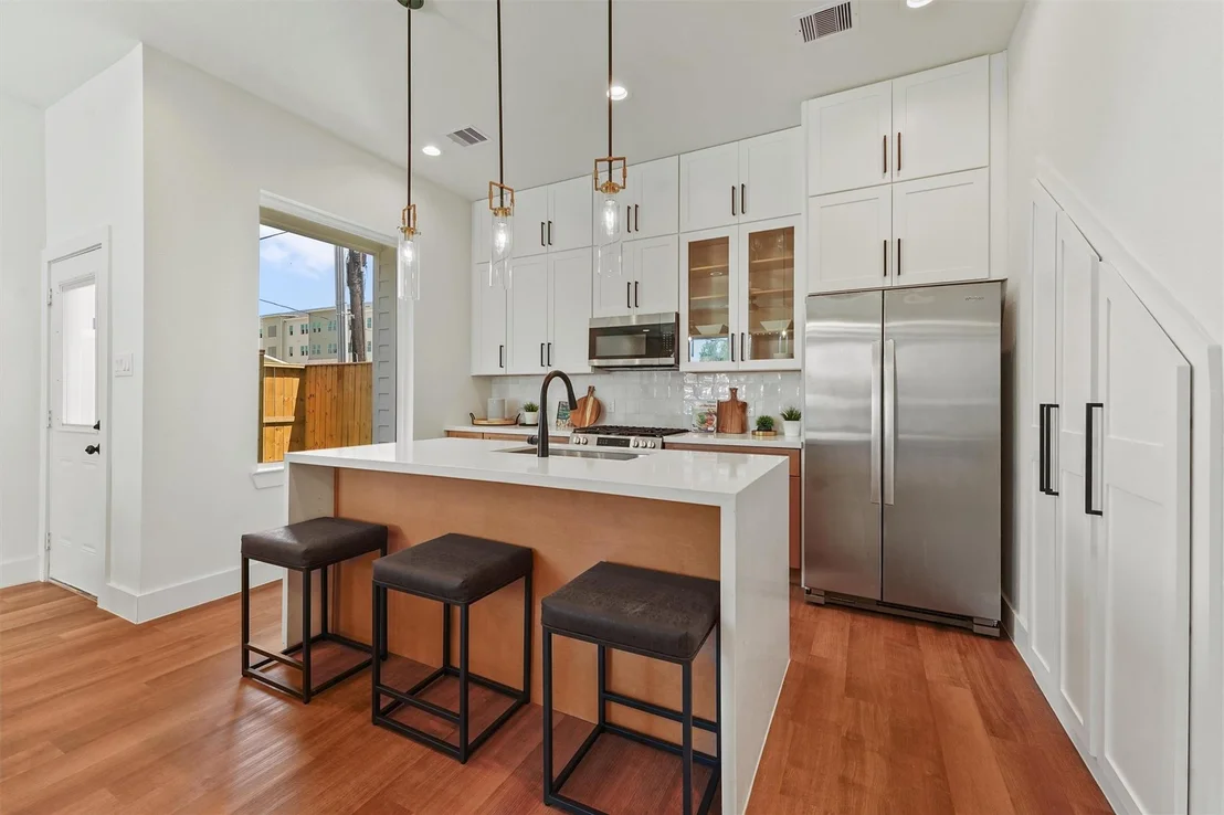Photo of 8902 Knoll Branch Dr Drive