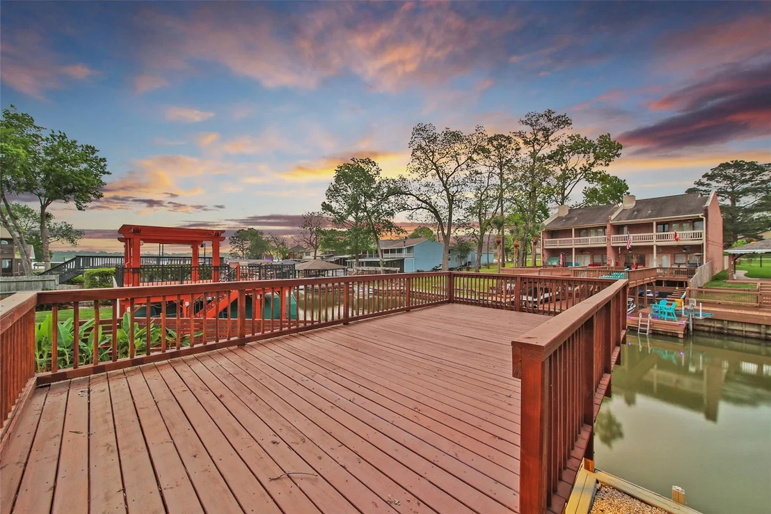 Photo of 734 Lake View Drive