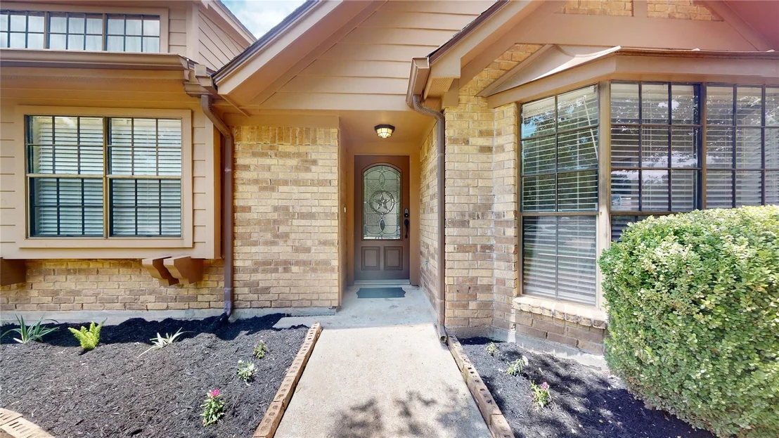 Photo of 15734 Lakedale Drive