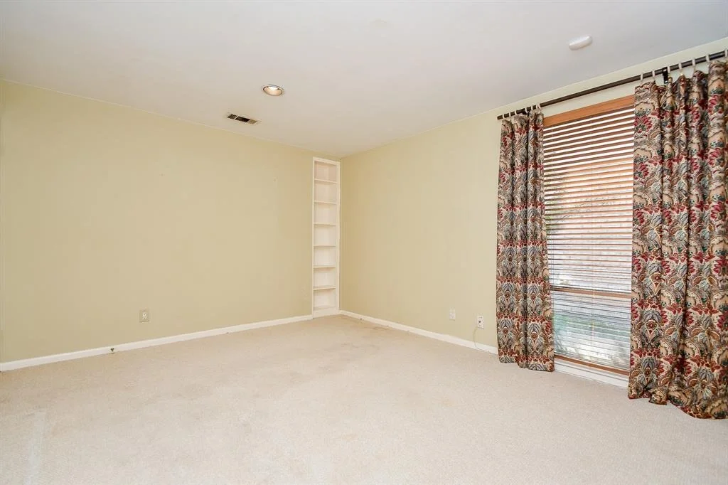 Photo of 10303 Chevy Chase Drive