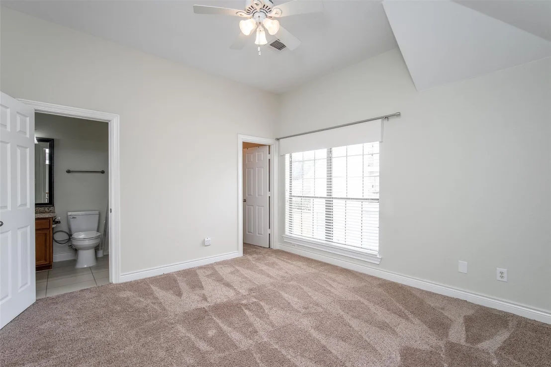 Photo of 9147 Lago Crest Drive