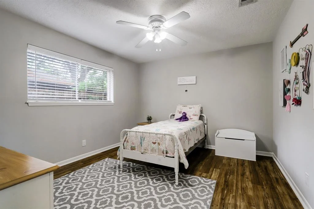 Photo of 8123 Braesview Lane