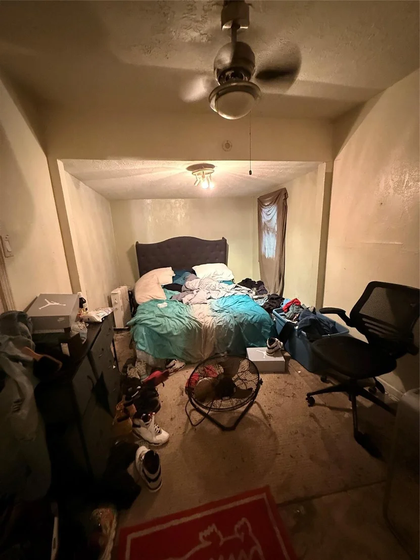 Photo of Unit D at 5747 Easthampton