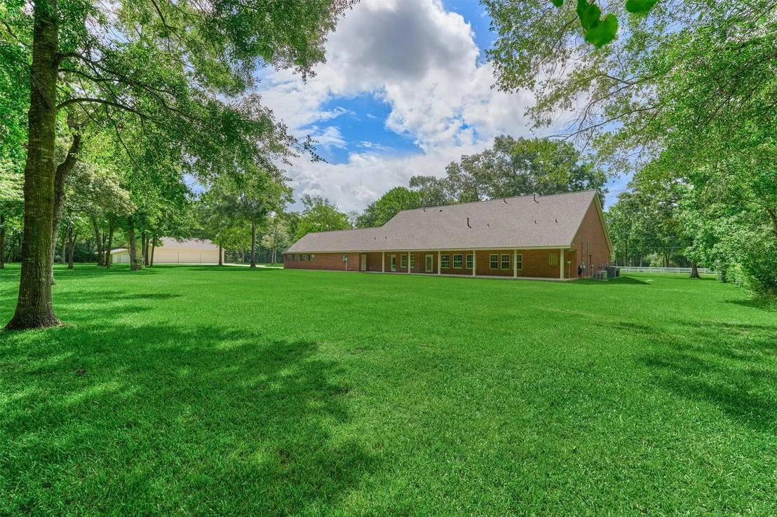 Photo of 11062 N Hidden Oaks