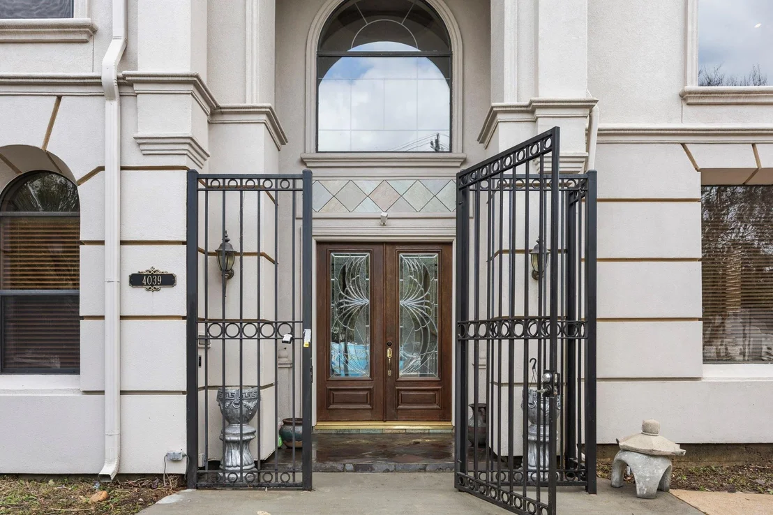 Photo of 4039 Browning Street