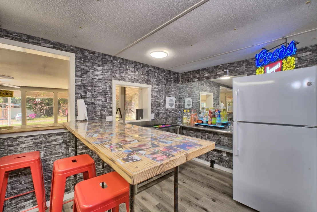 Photo of 260 Rudd Road