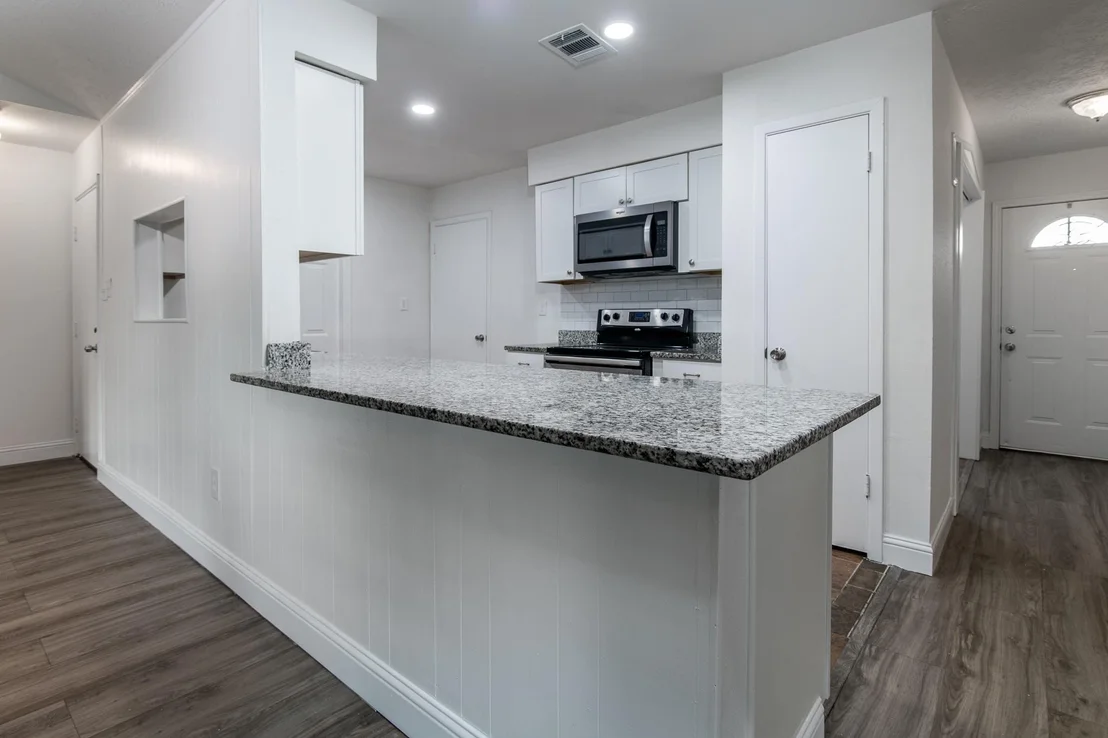 Photo of 9707 Whitepost Lane