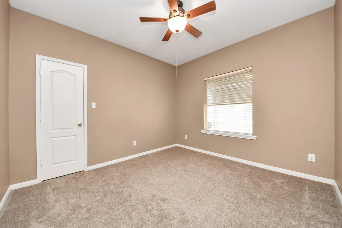 Photo of 6204 Raintree Drive