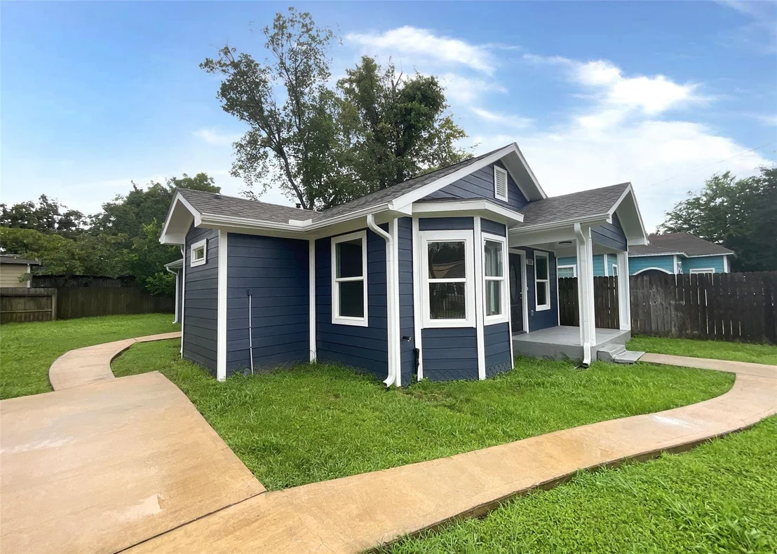 Photo of 7110 Avenue L