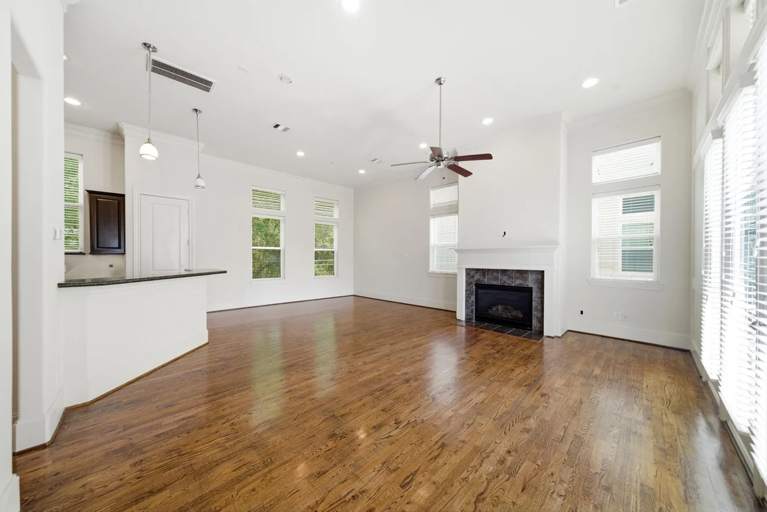 Photo of 8926 Lakeshore Bend Drive