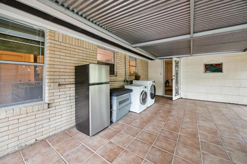 Photo of 2110 Chippendale Road