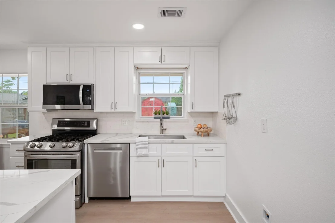 Photo of 2302 Hewitt Drive