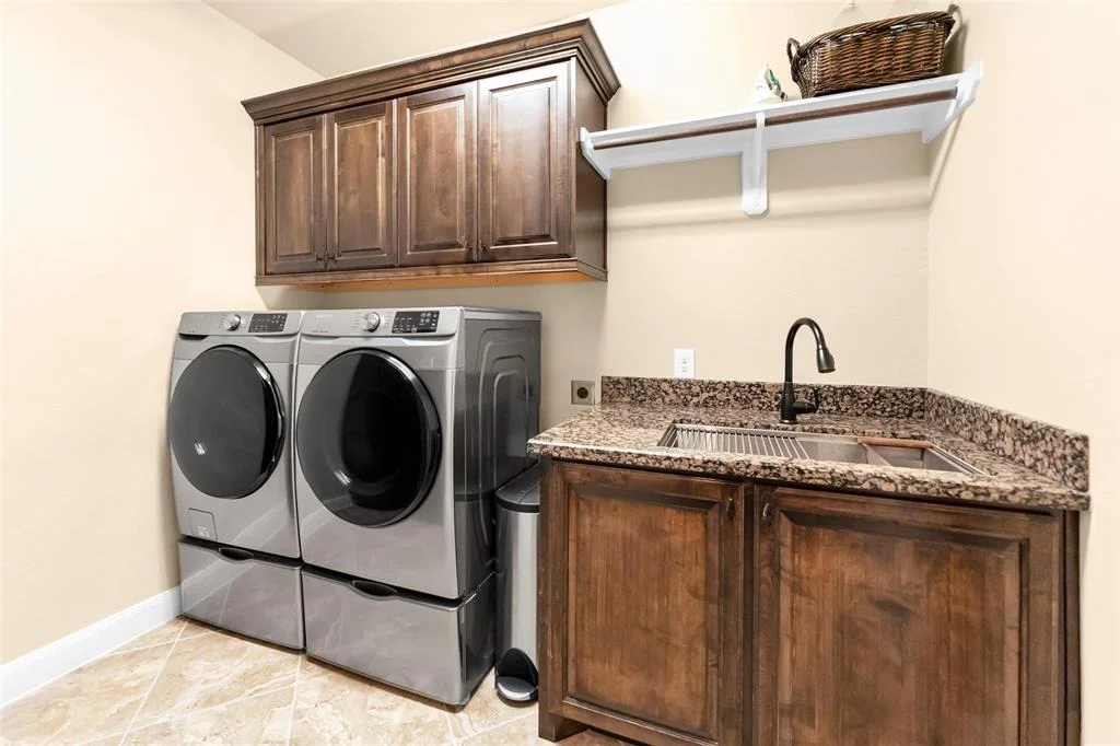 Photo of 203 Gaillardia Court