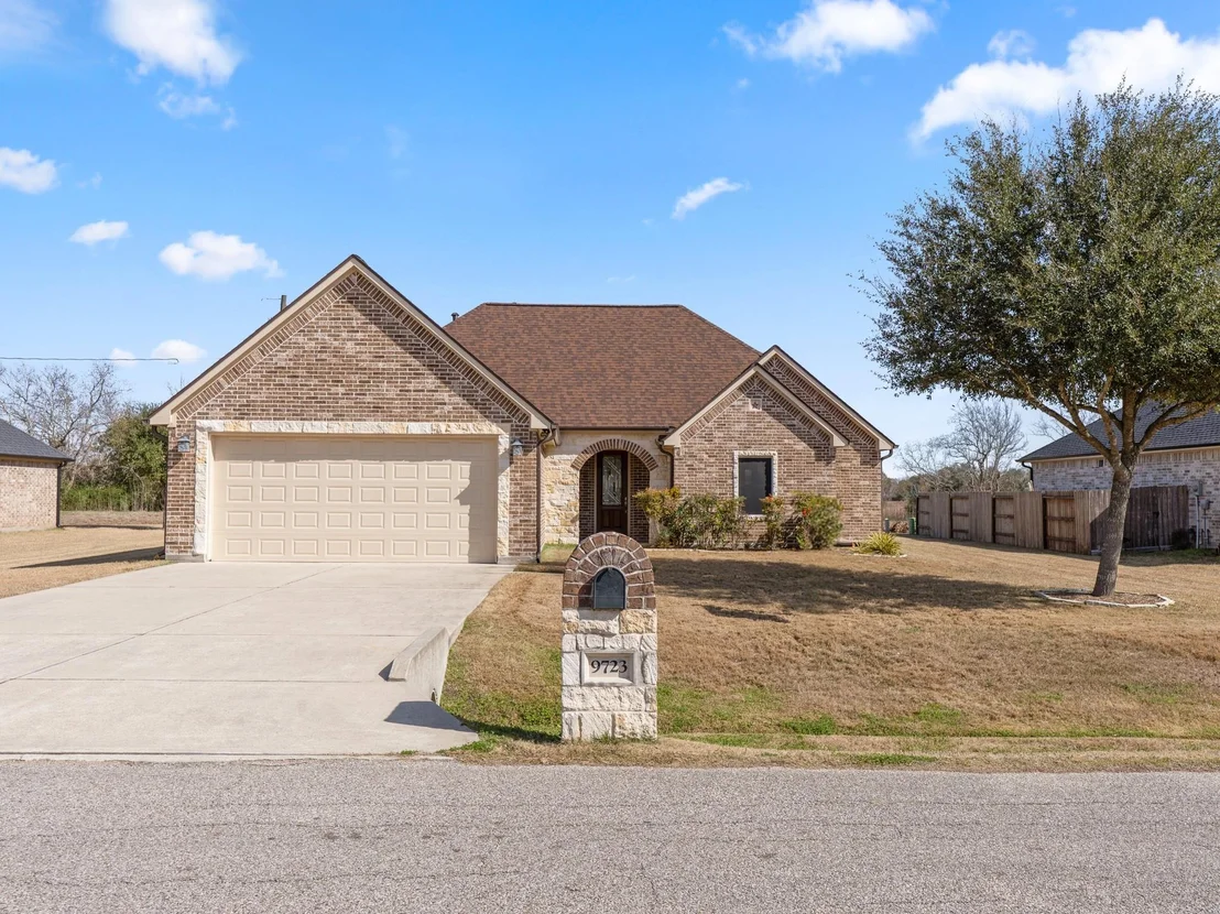 Photo of 9723 Highland Pointe Drive