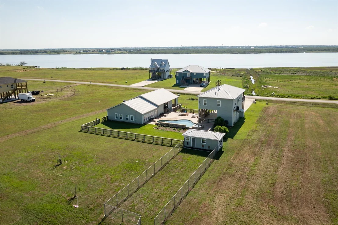 Photo of 742 Bay Drive