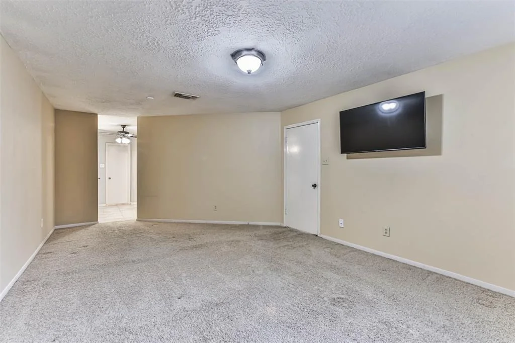 Photo of 7014 Pembrough Lane