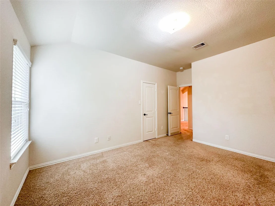 Photo of 110 S Sawbridge Circle