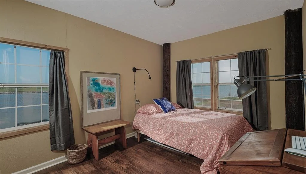 Photo of 1061 Cr 230