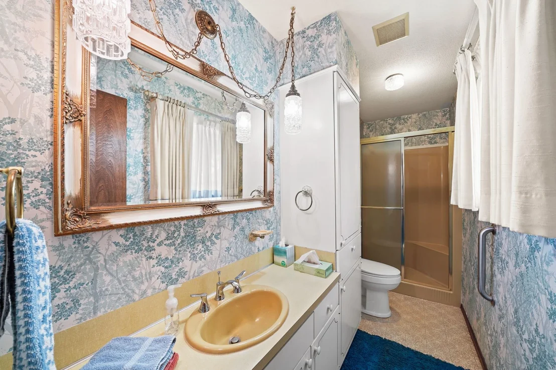 Photo of 1204 Live Oak Lane