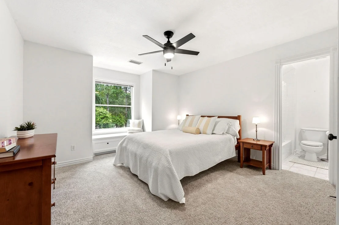 Photo of 130 E Fairbranch Circle