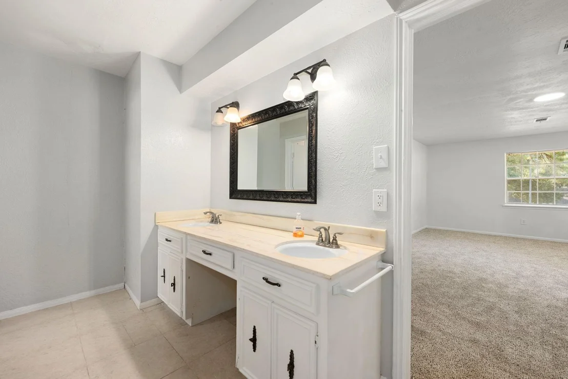Photo of 5938 Foresthaven Drive