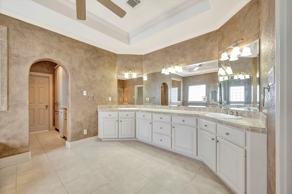 Photo of 604 Harborside Way