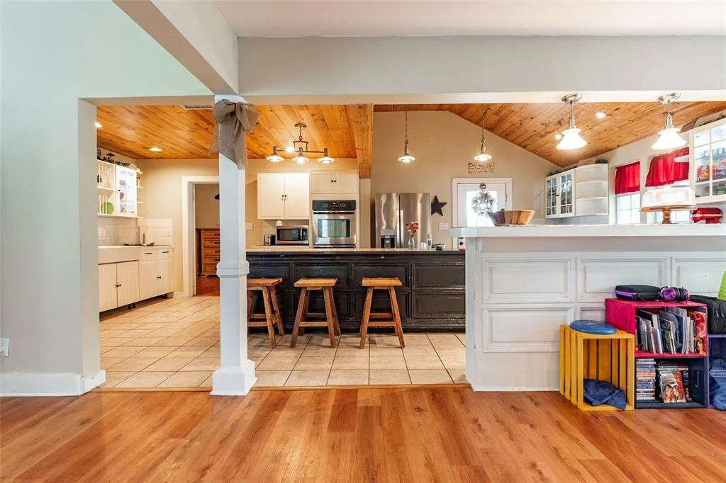 Photo of 830 Lily Lane