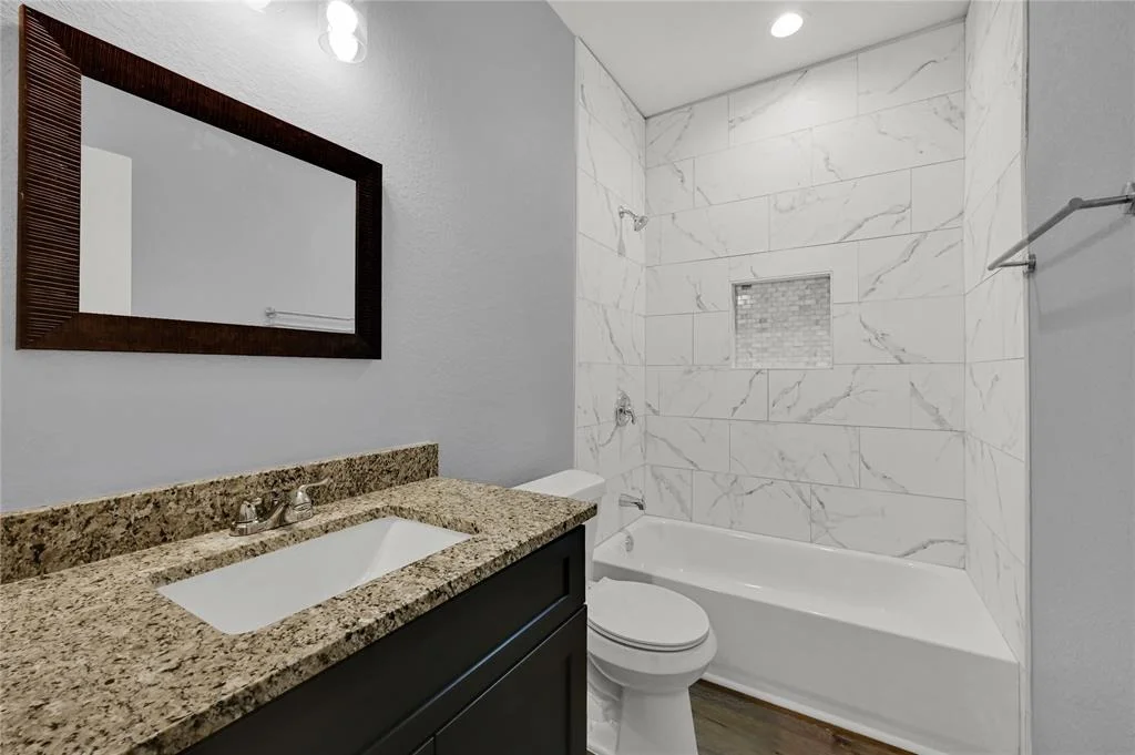 Photo of 16682 Meadowcroft