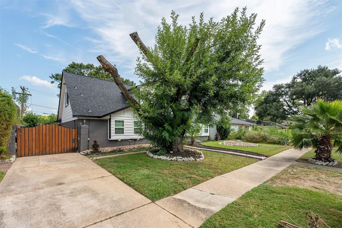 Photo of 4310 Black Locust Drive