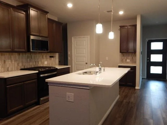Photo of 7103 Silverleaf Oak Street