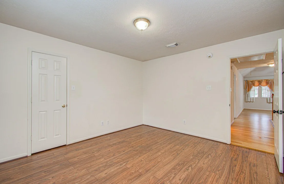Photo of 5415 Oak Falls Drive