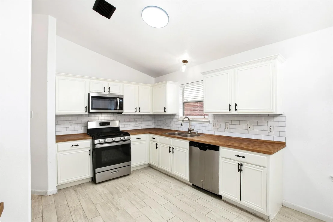 Photo of 3227 Amber Meadow Dr