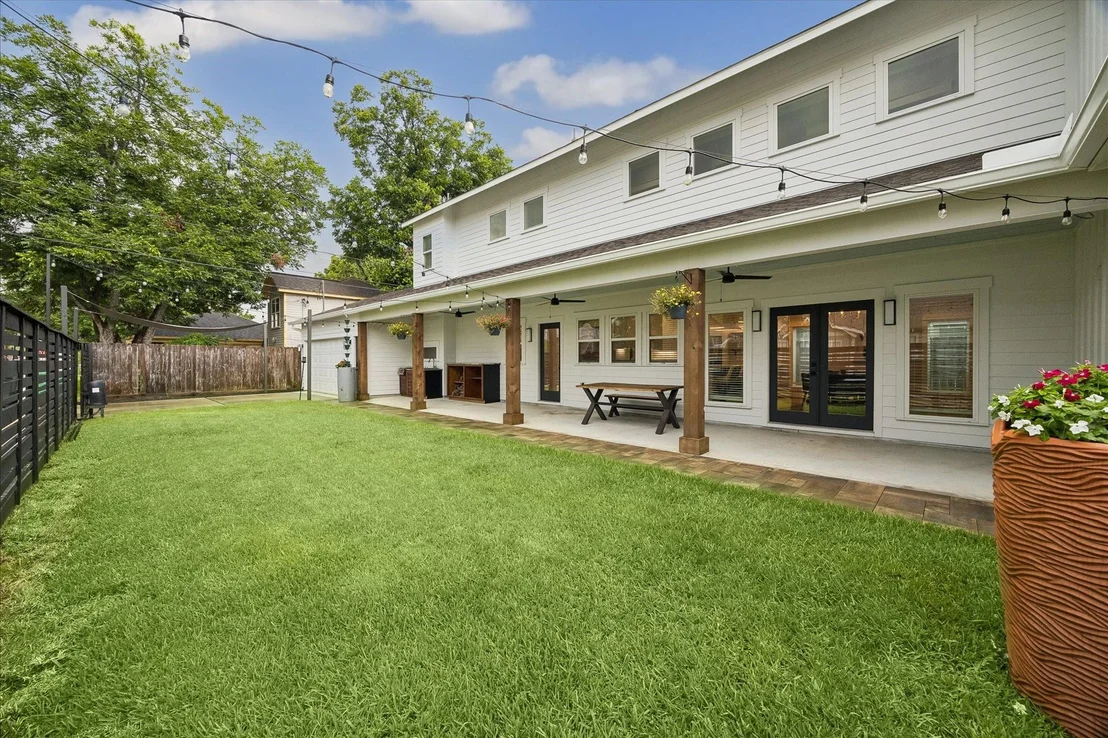 Photo of 1205 Temple Street