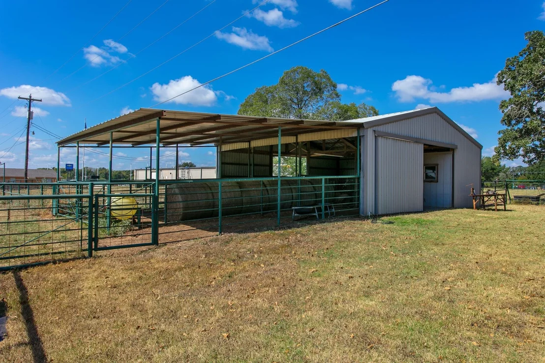 Photo of 974 State Highway 21 E Highway E