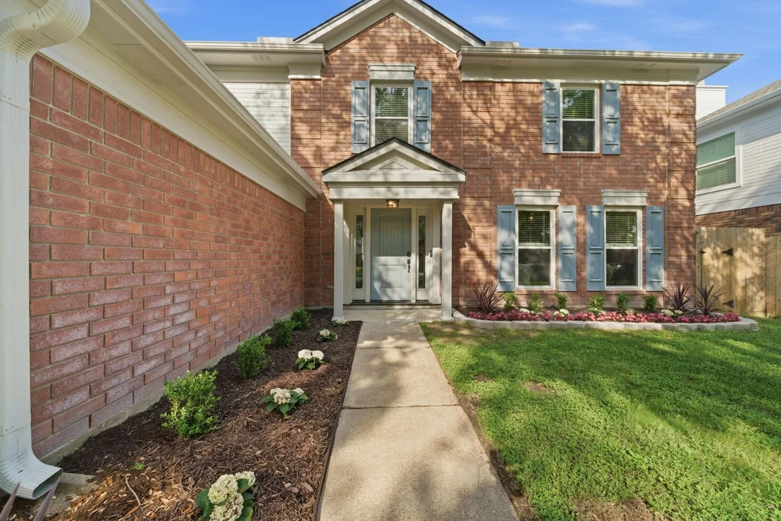 Photo of 815 Sierra Lake Drive