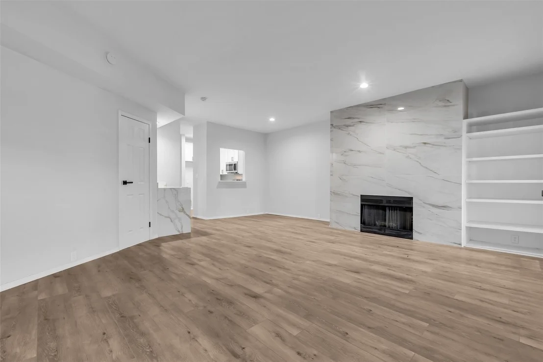 Photo of Unit 10 at 4900 Floyd Street