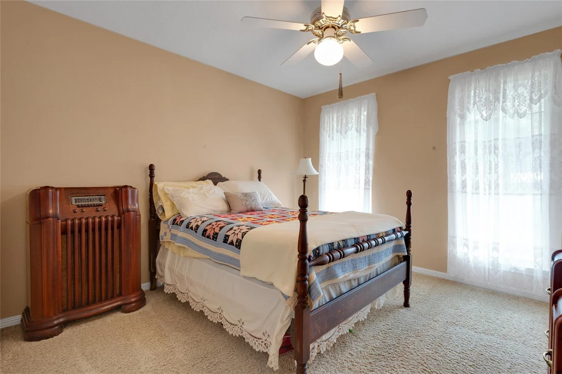 Photo of 27047 Holly Drive