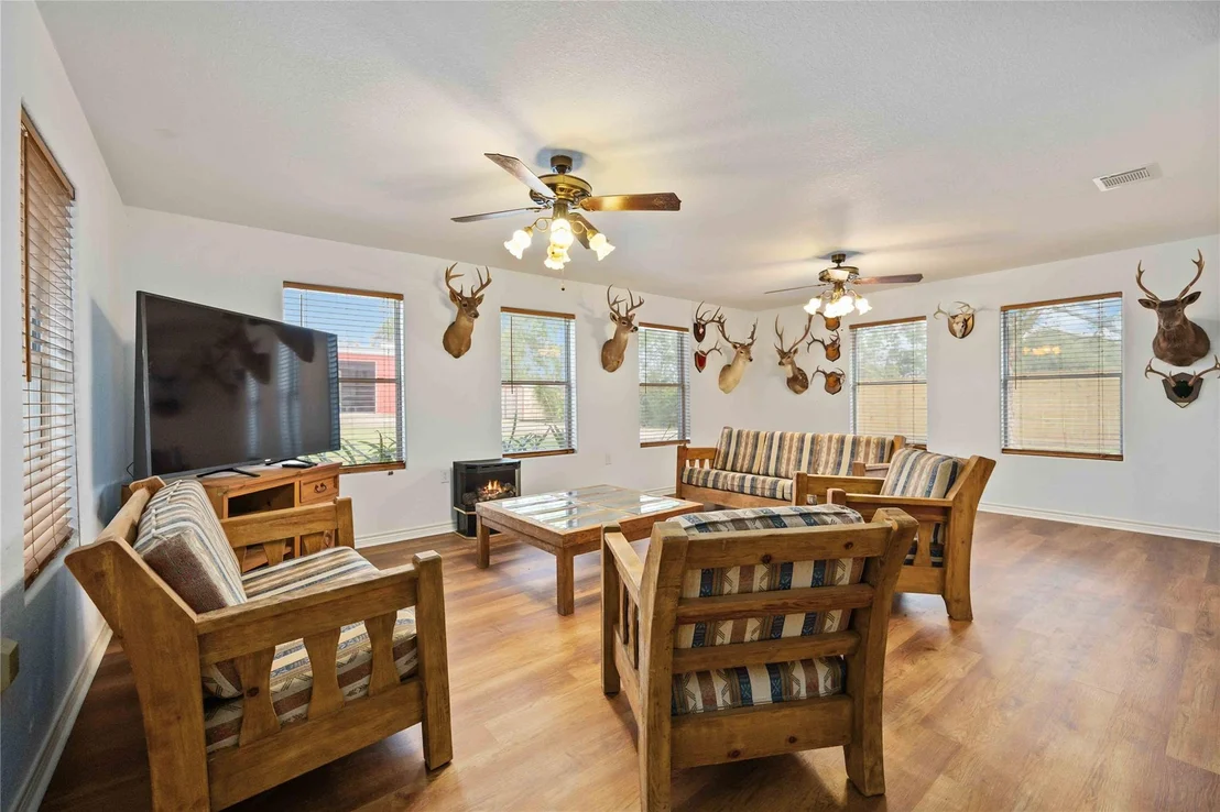 Photo of 1290 County Road 145