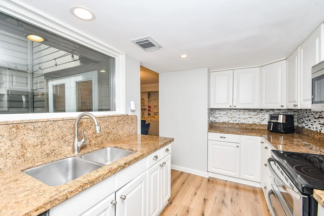 Photo of Unit 10 at 1908 Augusta Drive