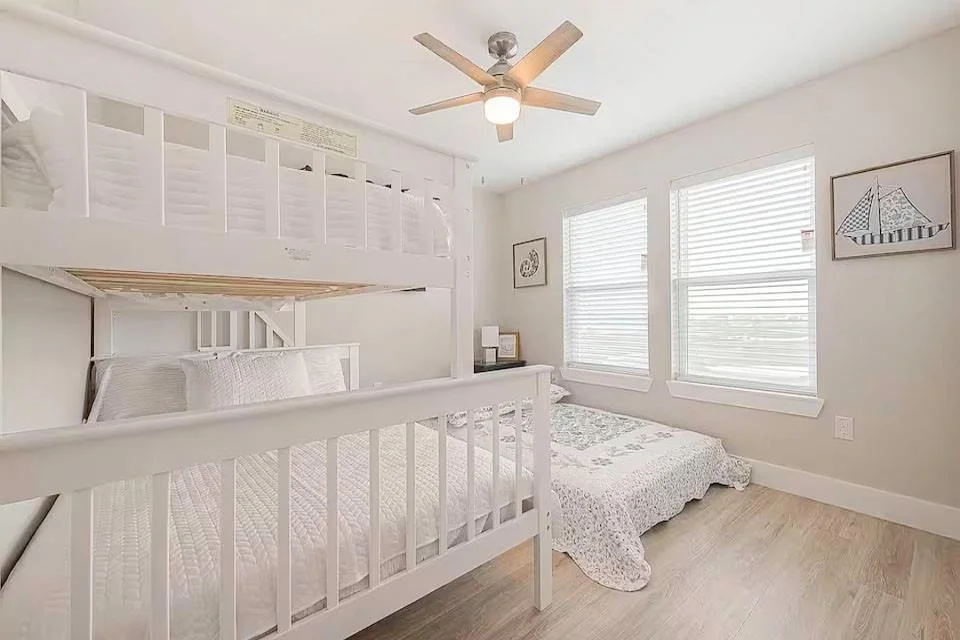 Photo of 226 Bay Avenue