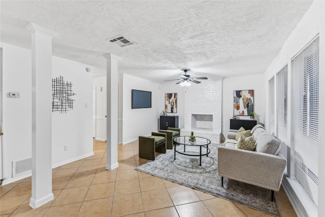 Photo of 4927 Glendower Drive