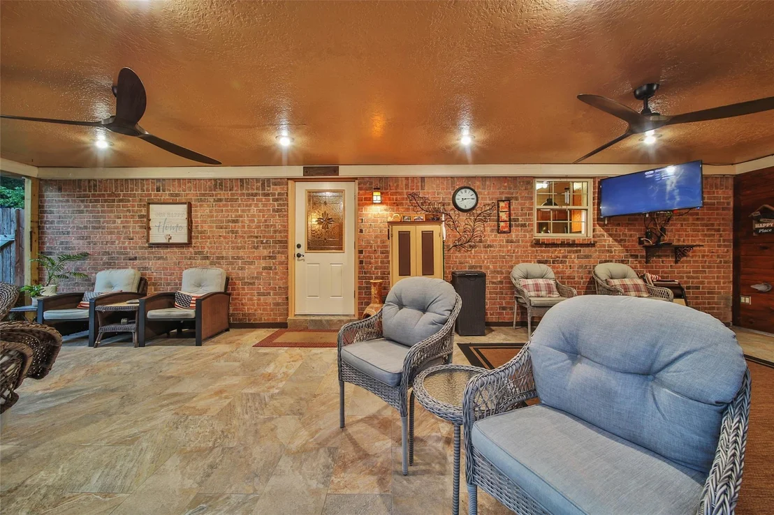 Photo of 360 Hollyglenn Street