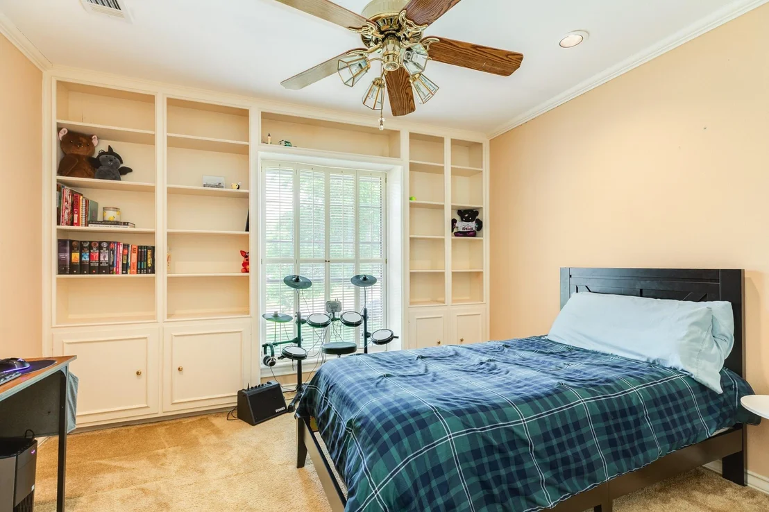 Photo of 110 Sequoia