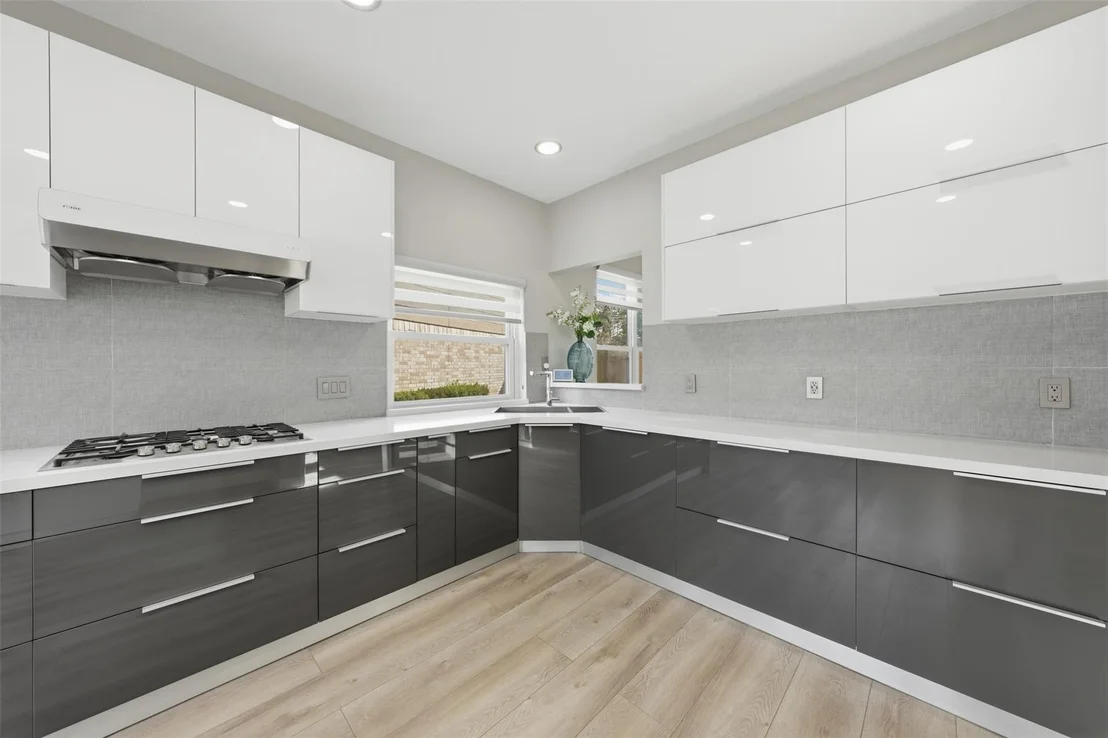 Photo of 12207 Meadow Crest Drive