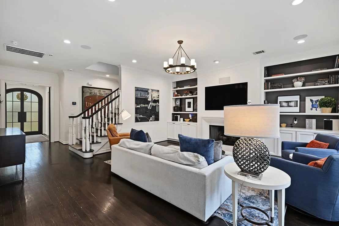 Photo of 3110 Plumb