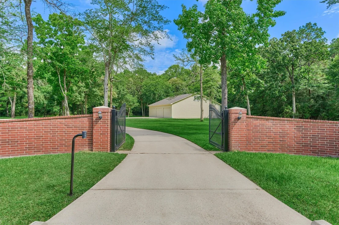 Photo of 11062 N Hidden Oaks